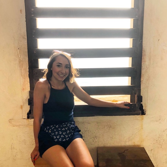 Meet your Posher, Shelby - Picture 1 of 1